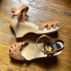 Swedish Hasbeens Flora wedge clog size 38 New without tags